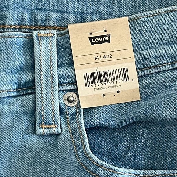 Levi’s Mid-Length Shorts Hypersoft Light Washed NWT SZ 14 32 W - Picture 2 of 13